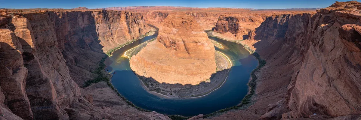 Horseshoe Bend overlook above the Colorado River, a stop on an Antelope Canyon tour from Las Vegas, Page, Arizona.